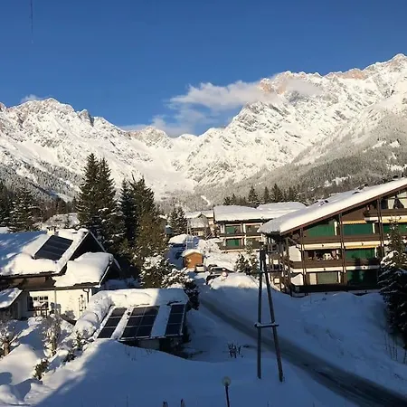Doorstep Skiing /summer Sun In Beautiful Austria *